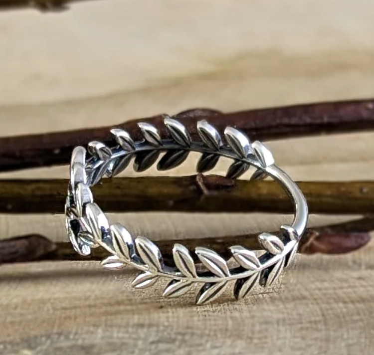 Laurel Leaf Ring