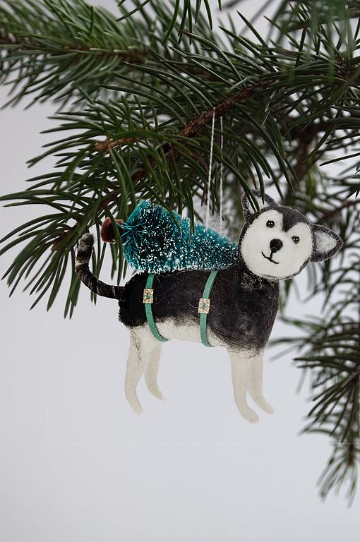 Husky with Tree Ornament