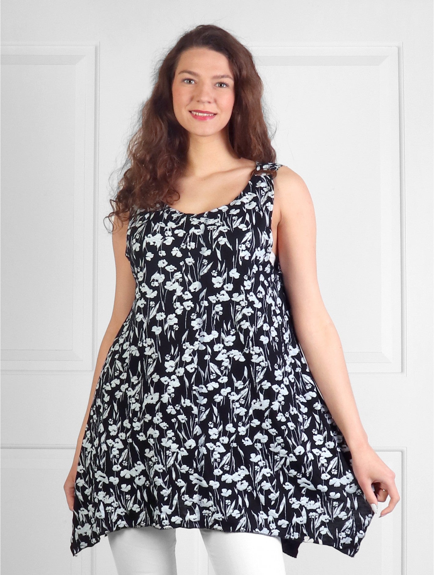 Sleeveless Top with Coconut Buttons