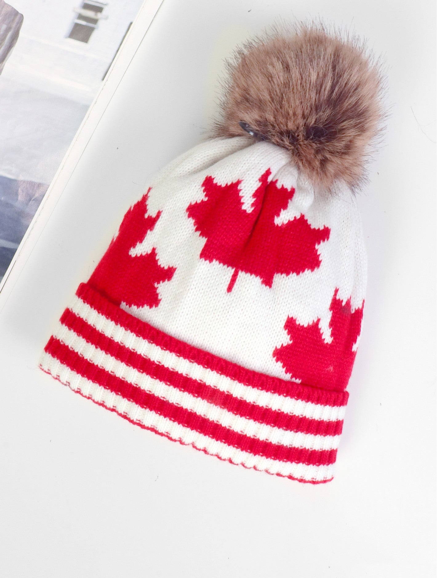 Maple Leaf Toque