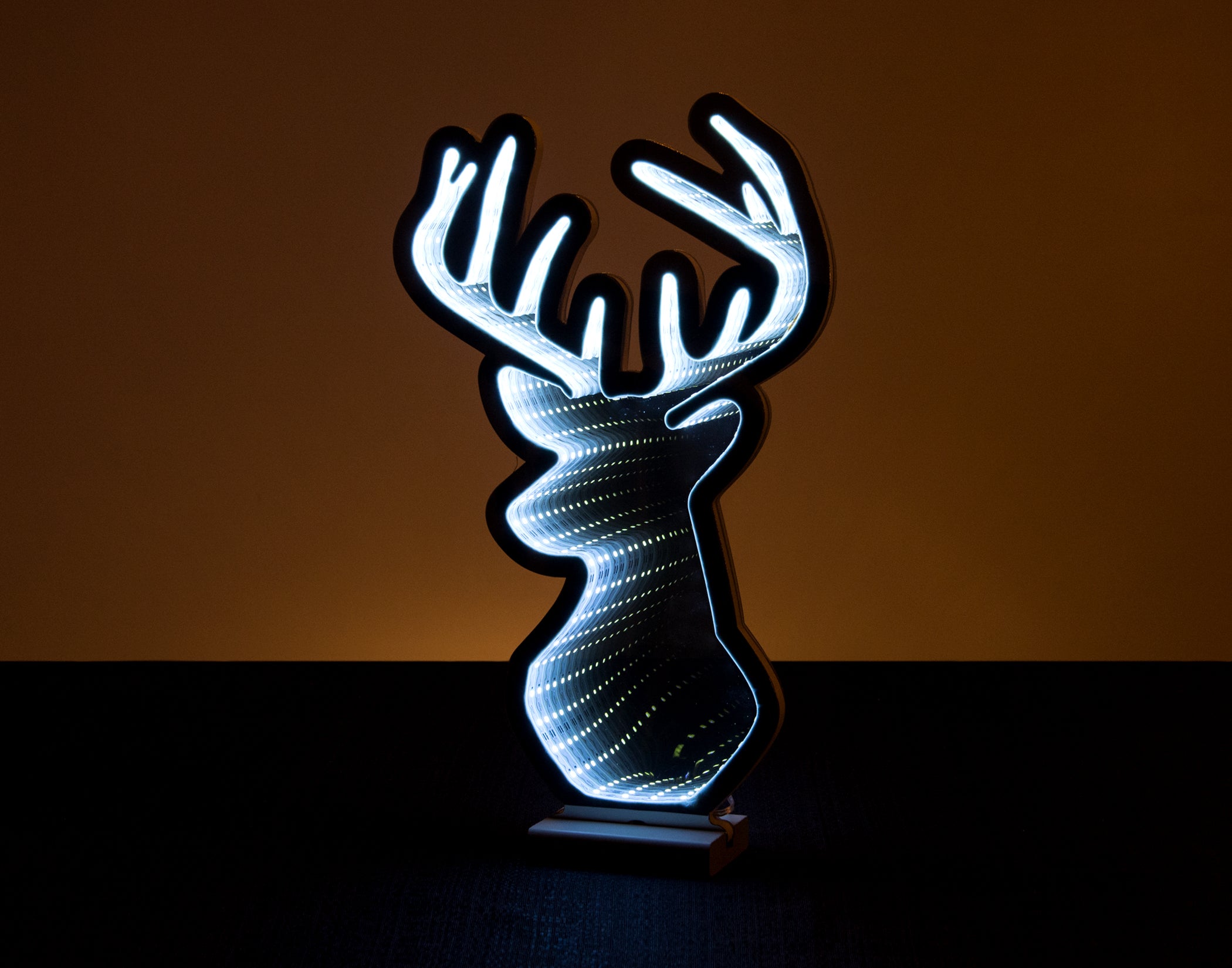 Reindeer Head with Infinity Lights